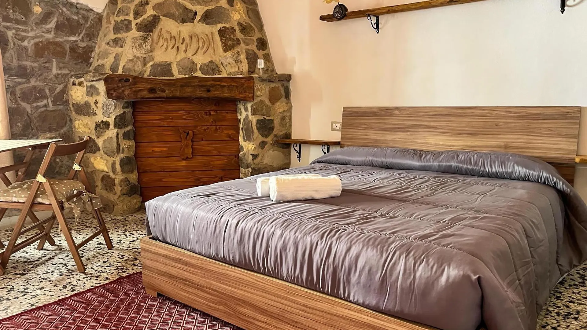 Favisi Rooms Sagama