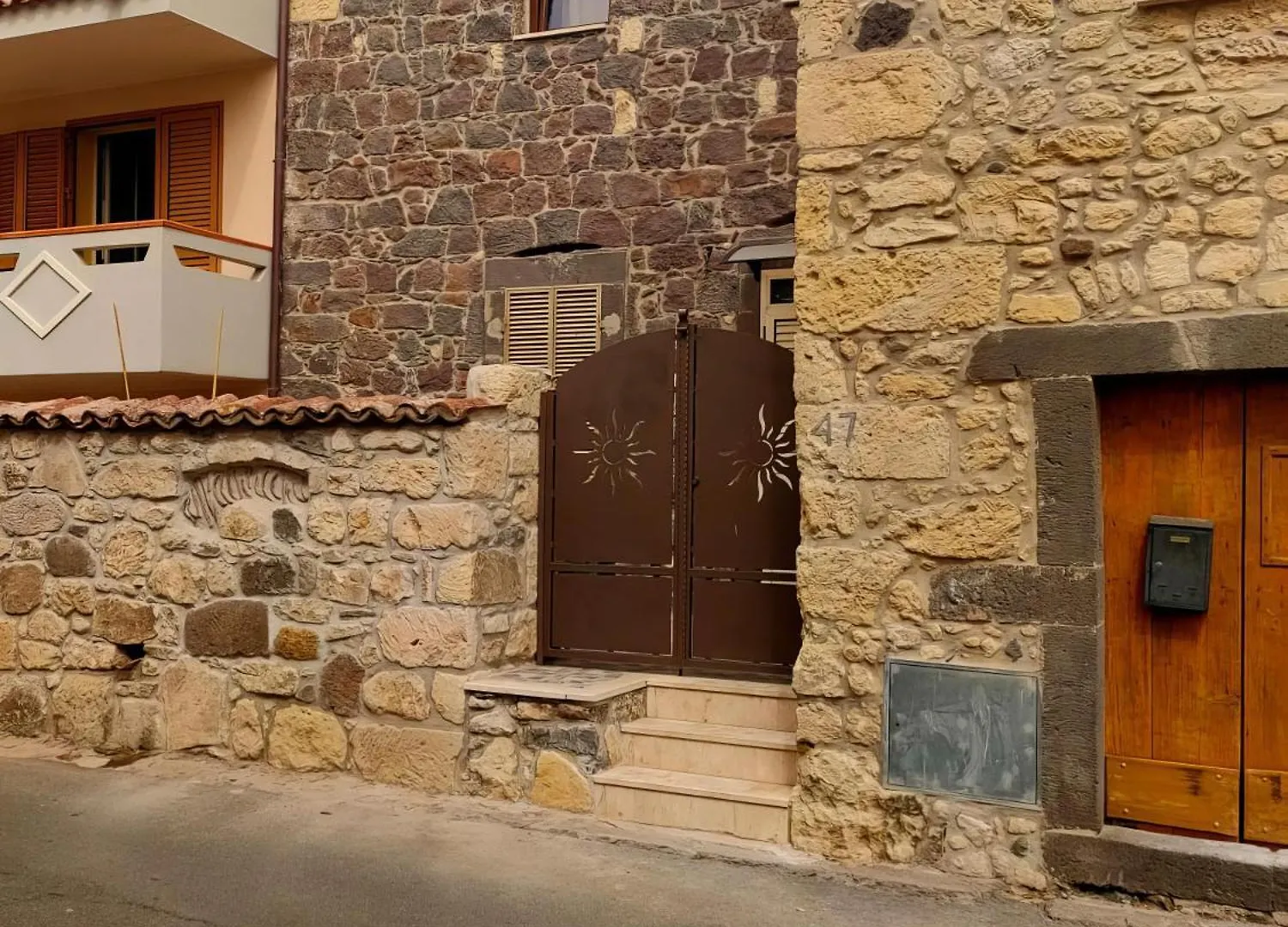 Favisi Rooms Sagama Bed & Breakfast