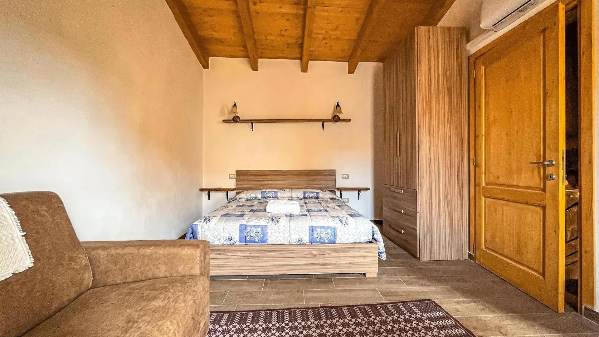 Bed & Breakfast Favisi Rooms Sagama Italy