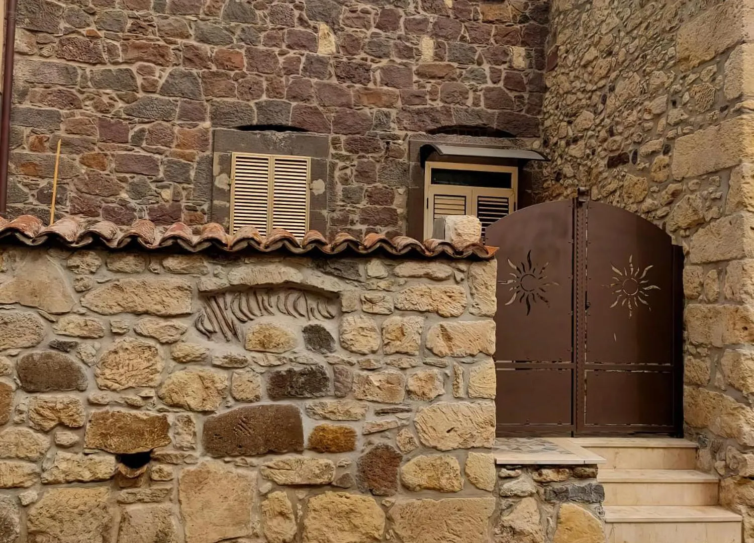 Favisi Rooms Sagama