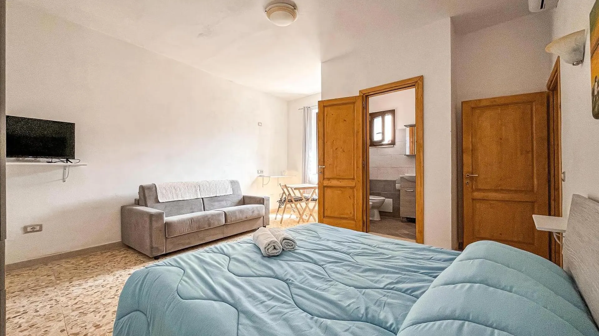 Favisi Rooms Sagama