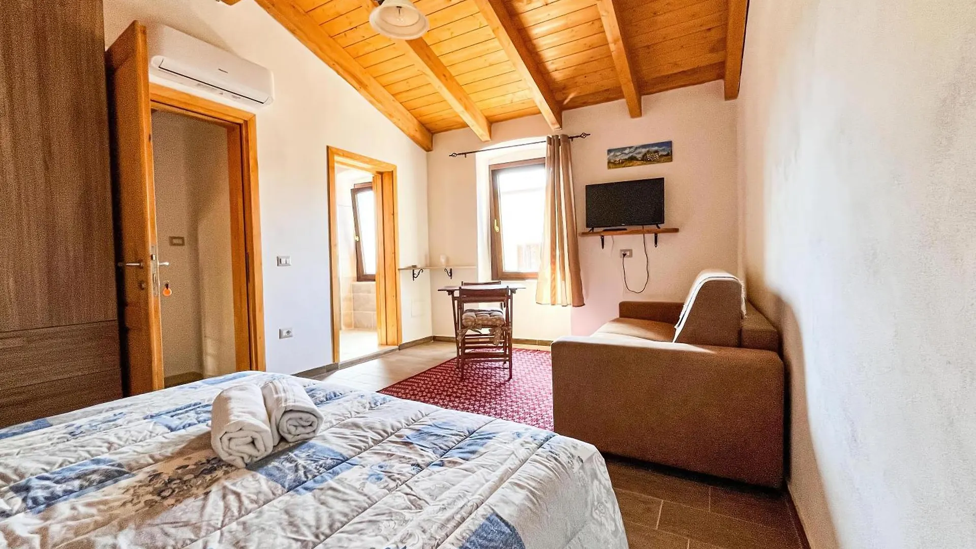 Bed & Breakfast Favisi Rooms Sagama